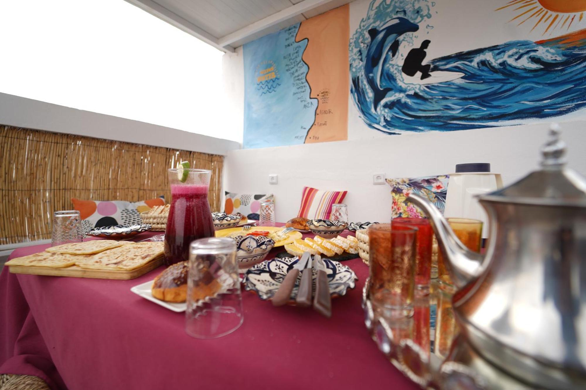 アガディール Waves Hunter Surf House Bed & Breakfast エクステリア 写真