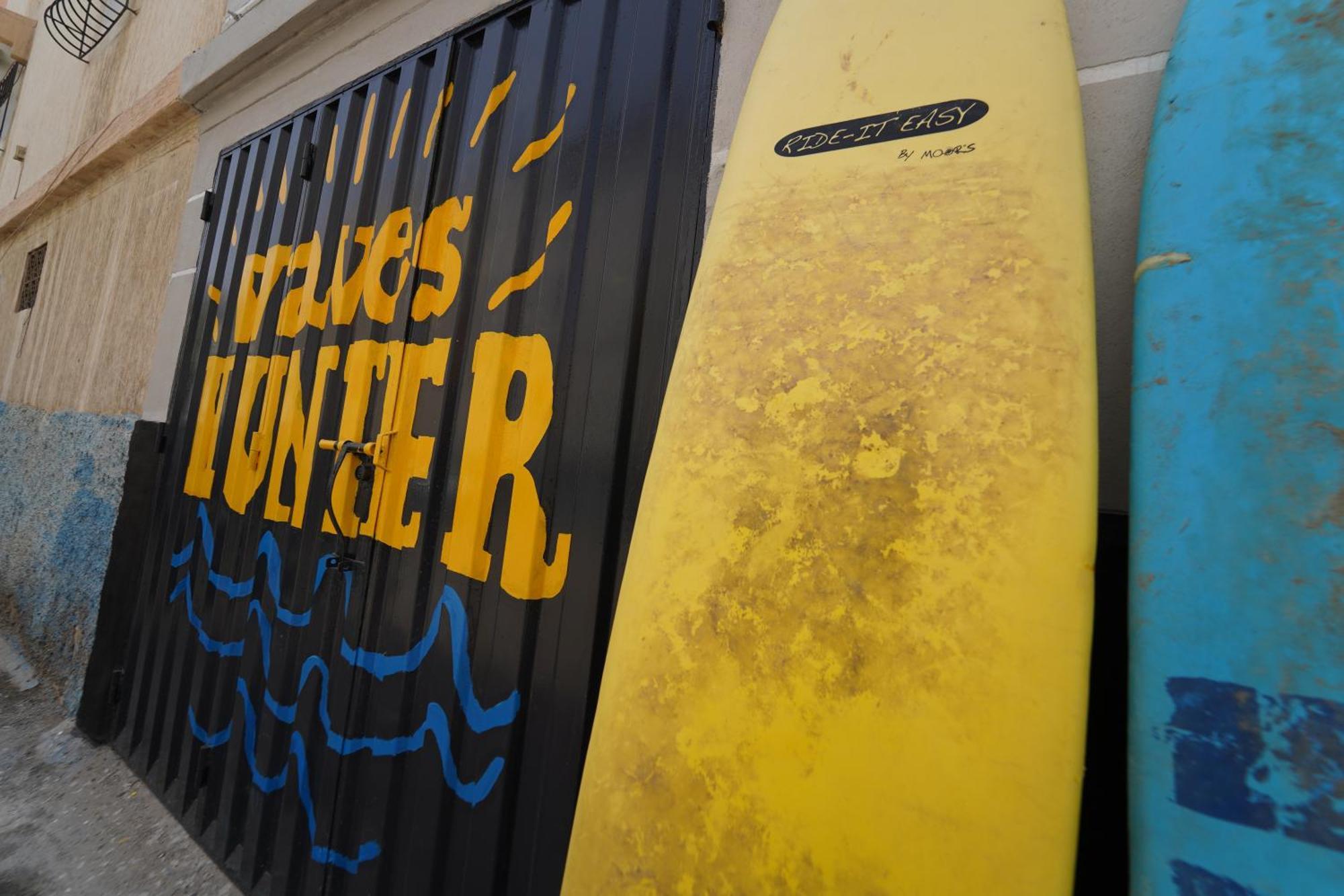 アガディール Waves Hunter Surf House Bed & Breakfast エクステリア 写真