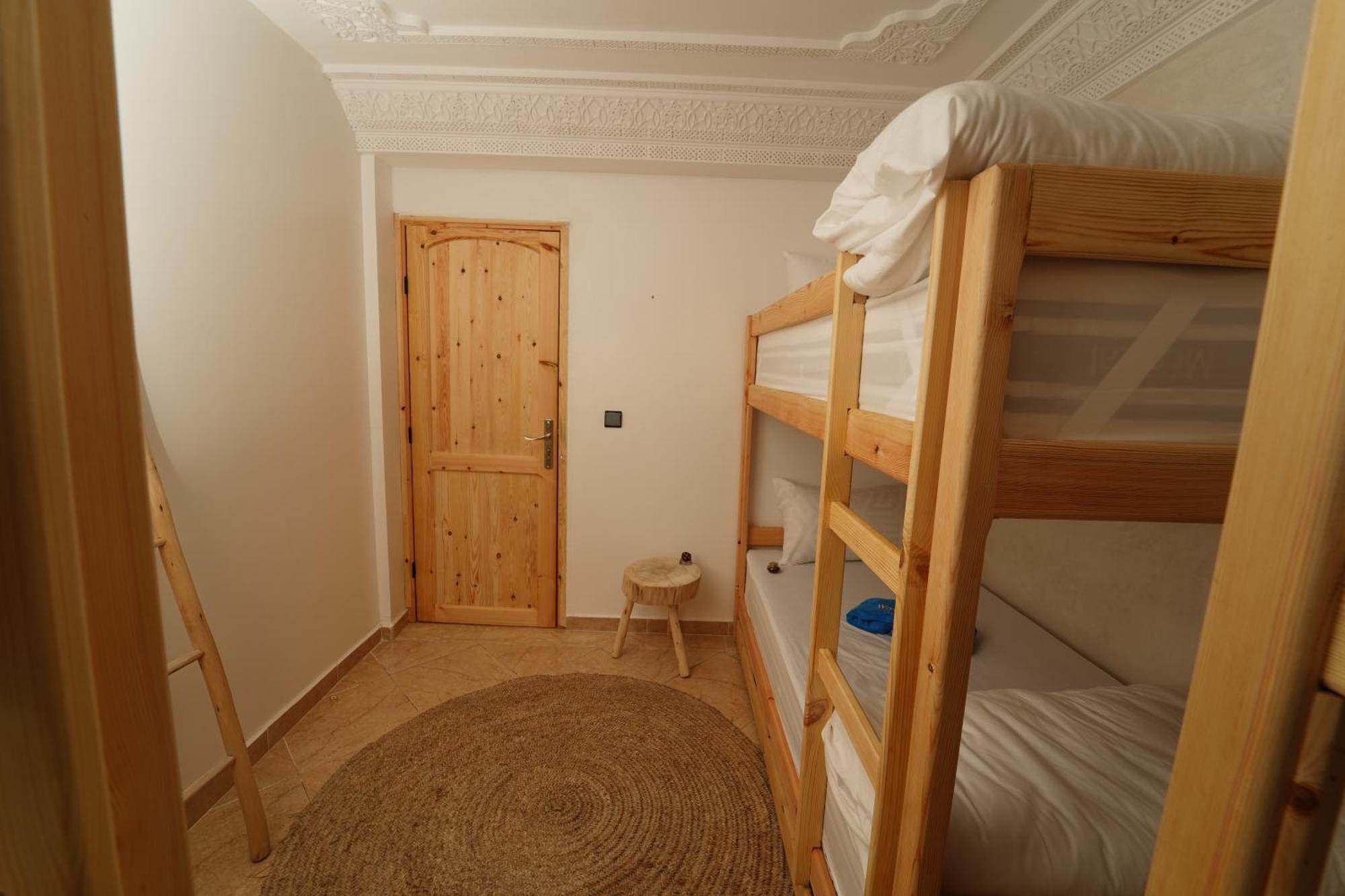 アガディール Waves Hunter Surf House Bed & Breakfast エクステリア 写真